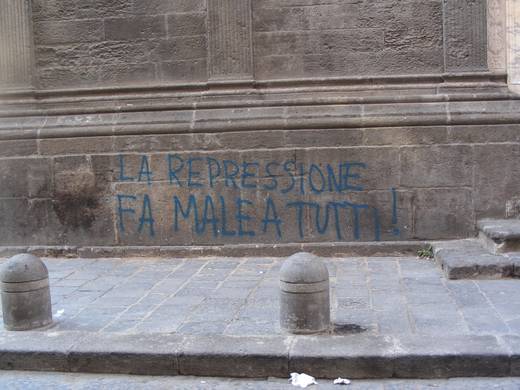Graffiti auf Häuserwand